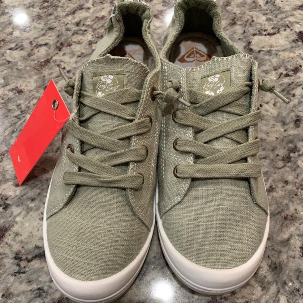 Brandnew Roxy banshore slip ons